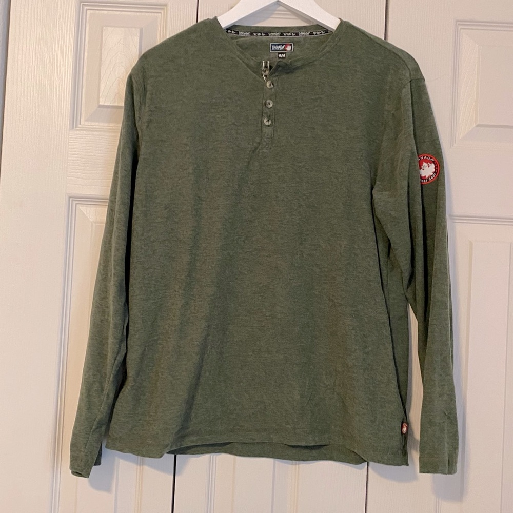 Canada Weather Gear Long Sleeve Green Shirt Super Soft Activewear Hiking Medium